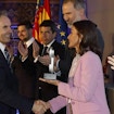 Angel Rubio receives the Spanish National Research Prize from Queen Letizia and King Felipe VI of Spain.