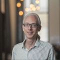 Portrait photo of Alex Barnett