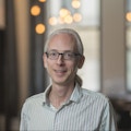 Portrait photo of Alex Barnett