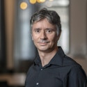 A portrait photo of Géraud Krawezik.