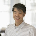Portrait photo of Wayne Hu