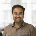 Portrait photo of Surya Ganguli