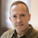 Portrait photo of Leo Radzihovsky